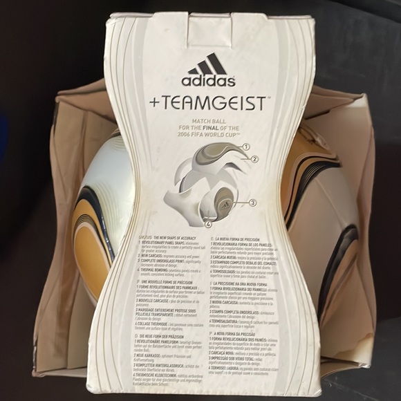 Fifa World Cup Match Ball 2006 - Picture 7 of 7